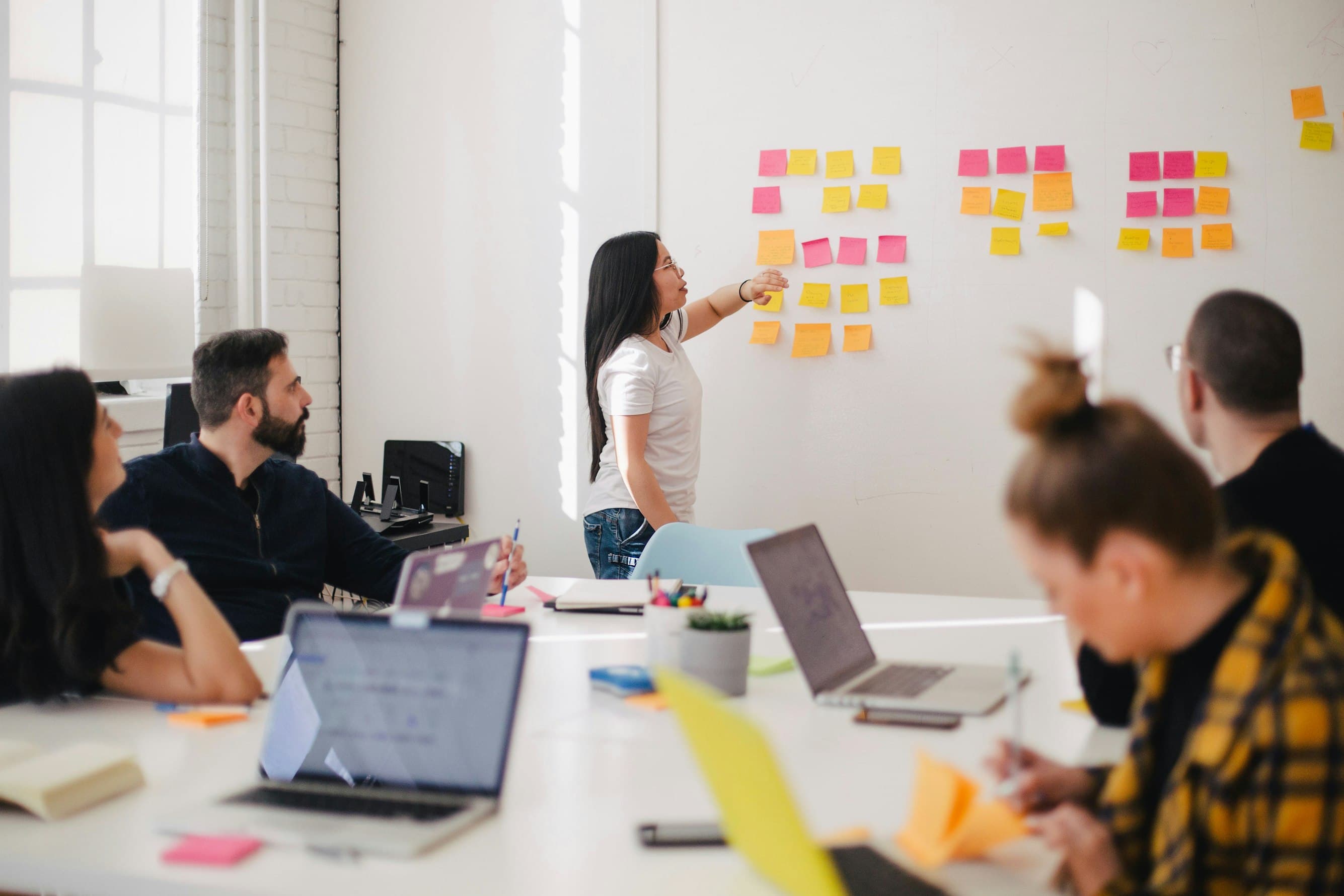 Professional online invoice builder for modern freelancers and businesses